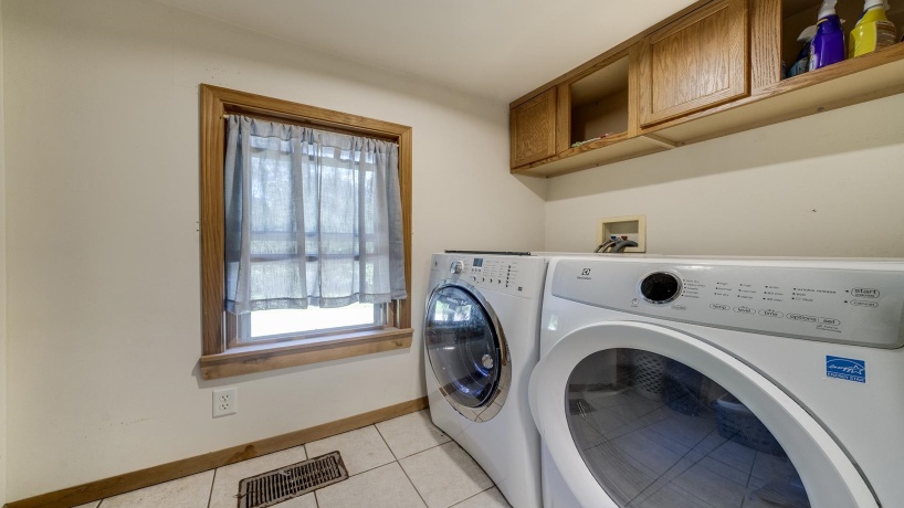 1101 Spring Creek, OREGON, Illinois 61061, 3 Bedrooms Bedrooms, ,2 BathroomsBathrooms,House,For Sale,Spring Creek,202504281