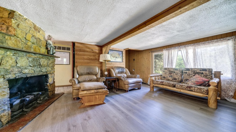 1101 Spring Creek, OREGON, Illinois 61061, 3 Bedrooms Bedrooms, ,2 BathroomsBathrooms,House,For Sale,Spring Creek,202504281