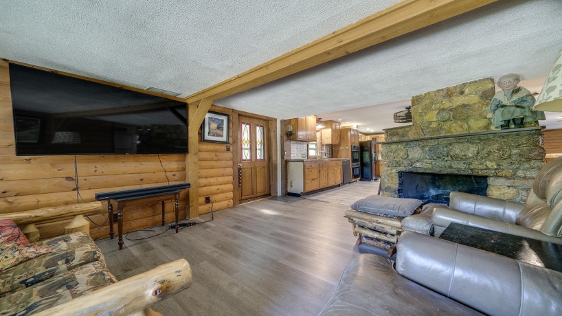 1101 Spring Creek, OREGON, Illinois 61061, 3 Bedrooms Bedrooms, ,2 BathroomsBathrooms,House,For Sale,Spring Creek,202504281