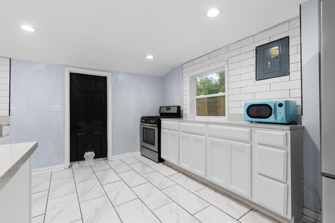 6681 42nd, ROCKFORD, Illinois 61109, 4 Bedrooms Bedrooms, ,2 BathroomsBathrooms,House,For Sale,42nd,202505965