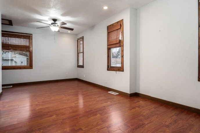 207 River Park Rd, LOVES PARK, Illinois 61111, 3 Bedrooms Bedrooms, ,2 BathroomsBathrooms,House,For Sale,River Park Rd,202600232