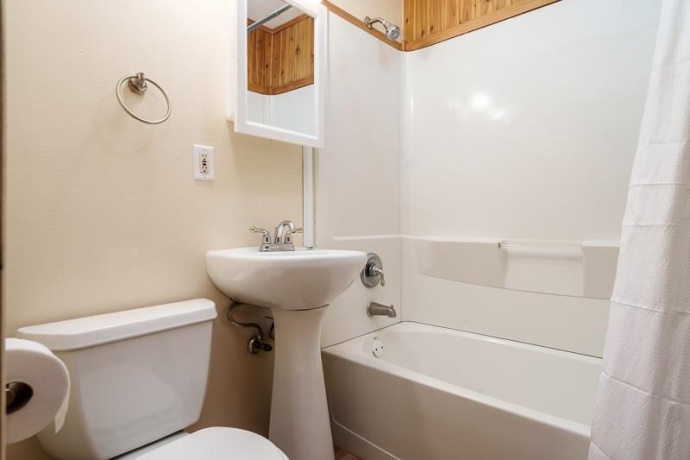 207 River Park Rd, LOVES PARK, Illinois 61111, 3 Bedrooms Bedrooms, ,2 BathroomsBathrooms,House,For Sale,River Park Rd,202600232