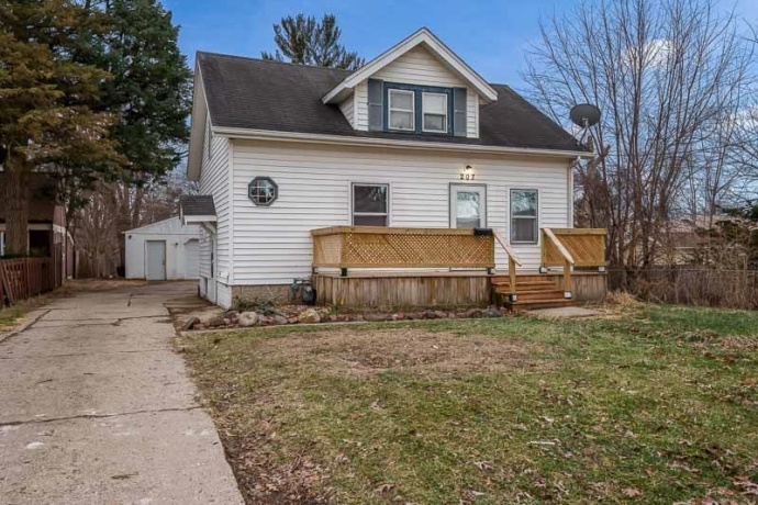 207 River Park Rd, LOVES PARK, Illinois 61111, 3 Bedrooms Bedrooms, ,2 BathroomsBathrooms,House,For Sale,River Park Rd,202600232