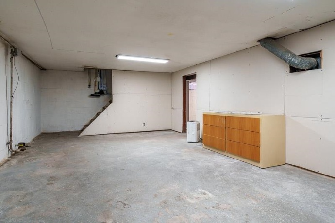 207 River Park Rd, LOVES PARK, Illinois 61111, 3 Bedrooms Bedrooms, ,2 BathroomsBathrooms,House,For Sale,River Park Rd,202600232