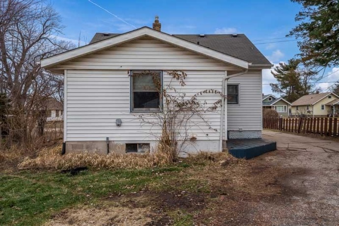 207 River Park Rd, LOVES PARK, Illinois 61111, 3 Bedrooms Bedrooms, ,2 BathroomsBathrooms,House,For Sale,River Park Rd,202600232