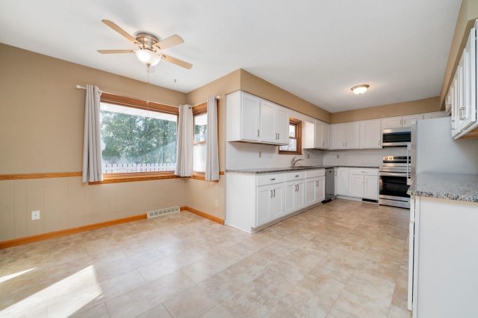 2209 Edgebrook, ROCKFORD, Illinois 61107, 2 Bedrooms Bedrooms, ,2 BathroomsBathrooms,House,For Sale,Edgebrook,202600233