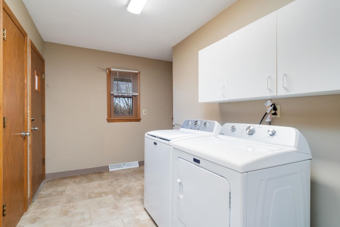 2209 Edgebrook, ROCKFORD, Illinois 61107, 2 Bedrooms Bedrooms, ,2 BathroomsBathrooms,House,For Sale,Edgebrook,202600233