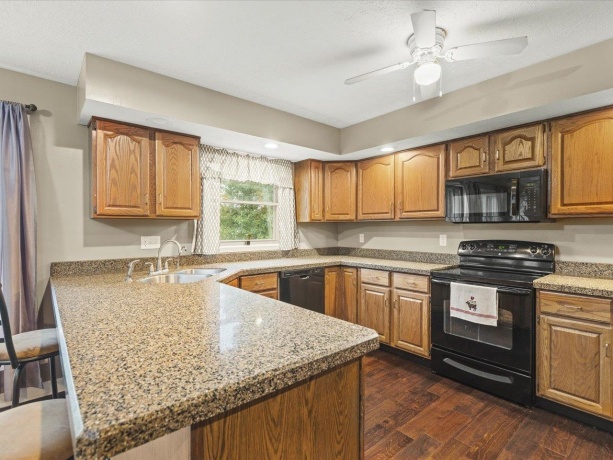 9104 Weber, RIDOTT, Illinois 61067, 4 Bedrooms Bedrooms, ,3 BathroomsBathrooms,House,For Sale,Weber,202506372