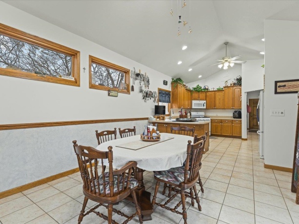 625 Lake Summerset, LAKE SUMMERSET, Illinois 61019, 2 Bedrooms Bedrooms, ,3 BathroomsBathrooms,House,For Sale,Lake Summerset,202600235