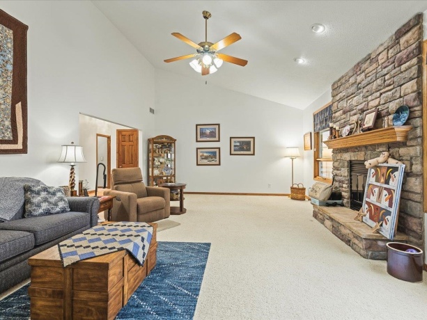 625 Lake Summerset, LAKE SUMMERSET, Illinois 61019, 2 Bedrooms Bedrooms, ,3 BathroomsBathrooms,House,For Sale,Lake Summerset,202600235