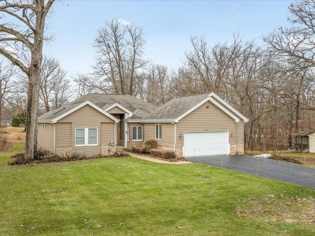 625 Lake Summerset, LAKE SUMMERSET, Illinois 61019, 2 Bedrooms Bedrooms, ,3 BathroomsBathrooms,House,For Sale,Lake Summerset,202600235