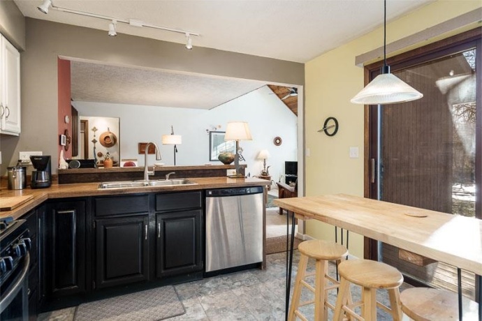 5055 WOODLAKE, LOVES PARK, Illinois 61111, 2 Bedrooms Bedrooms, ,2 BathroomsBathrooms,Condominium,For Sale,WOODLAKE,202600242