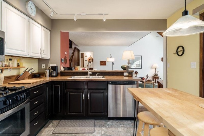 5055 WOODLAKE, LOVES PARK, Illinois 61111, 2 Bedrooms Bedrooms, ,2 BathroomsBathrooms,Condominium,For Sale,WOODLAKE,202600242