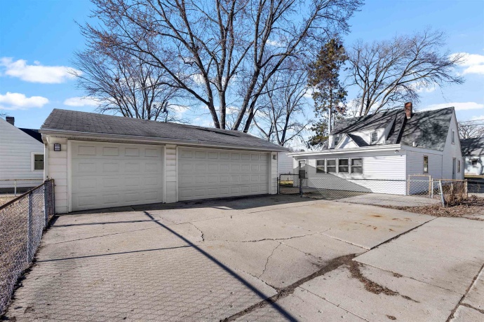 744 DREXEL, MACHESNEY PARK, Illinois 61115, 4 Bedrooms Bedrooms, ,2 BathroomsBathrooms,House,For Sale,DREXEL,202600241