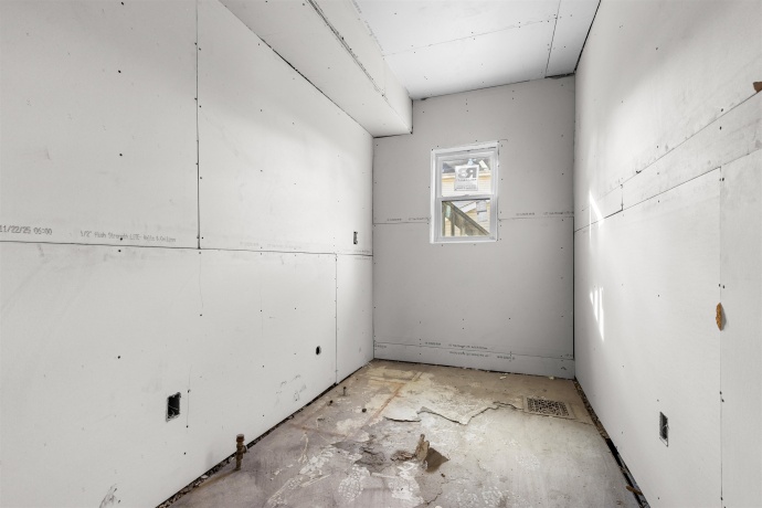 416 Horsman, ROCKFORD, Illinois 61101, ,5+ Units,For Sale,Horsman,202600243