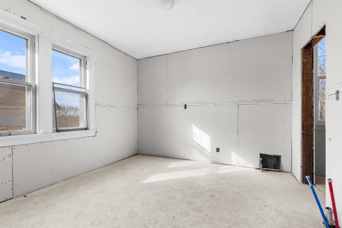 416 Horsman, ROCKFORD, Illinois 61101, ,5+ Units,For Sale,Horsman,202600243