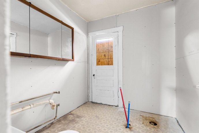 416 Horsman, ROCKFORD, Illinois 61101, ,5+ Units,For Sale,Horsman,202600243