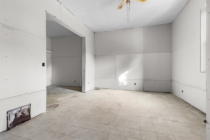 416 Horsman, ROCKFORD, Illinois 61101, ,5+ Units,For Sale,Horsman,202600243