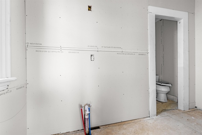 416 Horsman, ROCKFORD, Illinois 61101, ,5+ Units,For Sale,Horsman,202600243