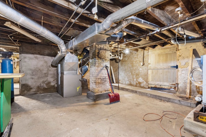 416 Horsman, ROCKFORD, Illinois 61101, ,5+ Units,For Sale,Horsman,202600243