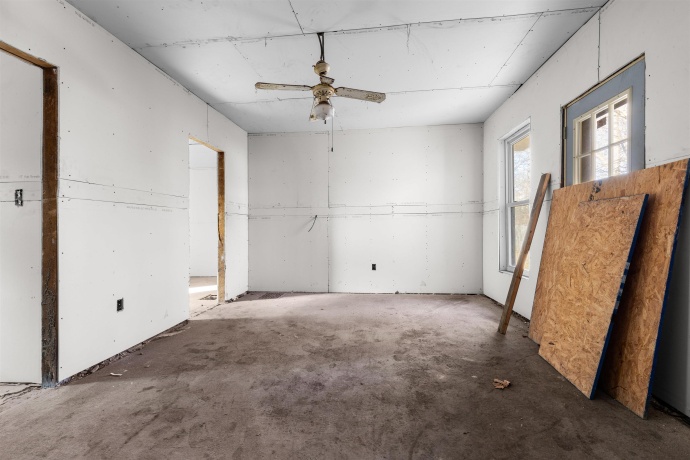 416 Horsman, ROCKFORD, Illinois 61101, ,5+ Units,For Sale,Horsman,202600243