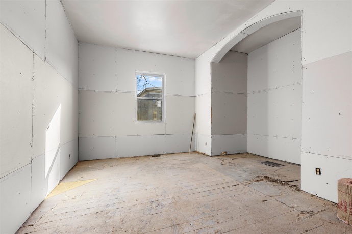 416 Horsman, ROCKFORD, Illinois 61101, ,5+ Units,For Sale,Horsman,202600243