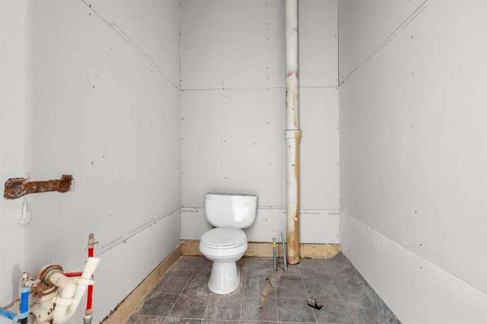 416 Horsman, ROCKFORD, Illinois 61101, ,5+ Units,For Sale,Horsman,202600243