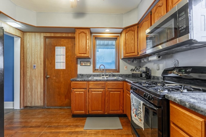 612 Chicago, BELVIDERE, Illinois 61008, 4 Bedrooms Bedrooms, ,1 BathroomBathrooms,House,For Sale,Chicago,202600244