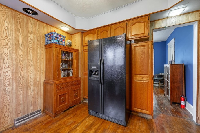 612 Chicago, BELVIDERE, Illinois 61008, 4 Bedrooms Bedrooms, ,1 BathroomBathrooms,House,For Sale,Chicago,202600244