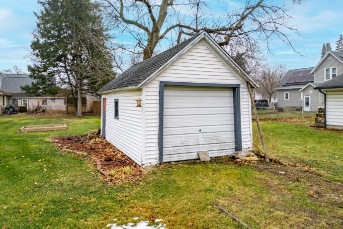 612 Chicago, BELVIDERE, Illinois 61008, 4 Bedrooms Bedrooms, ,1 BathroomBathrooms,House,For Sale,Chicago,202600244