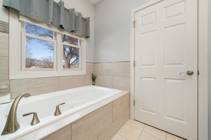 5315 Woodland Pond, LOVES PARK, Illinois 61111, 4 Bedrooms Bedrooms, ,2 BathroomsBathrooms,House,For Sale,Woodland Pond,202600245