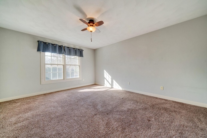 5315 Woodland Pond, LOVES PARK, Illinois 61111, 4 Bedrooms Bedrooms, ,2 BathroomsBathrooms,House,For Sale,Woodland Pond,202600245