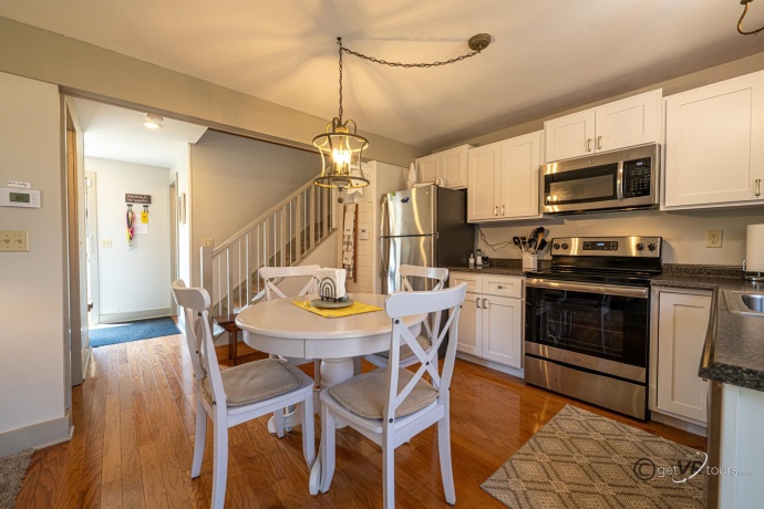 6 Settler, GALENA, Illinois 61036, 2 Bedrooms Bedrooms, ,2 BathroomsBathrooms,Condominium,For Sale,Settler,202501813