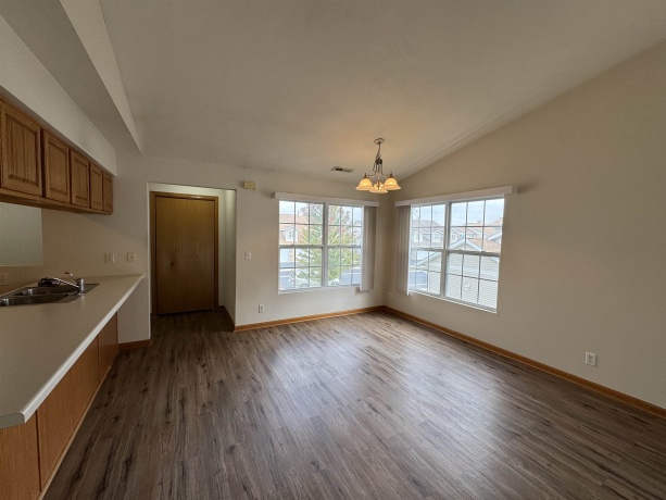 5039 Diane, ROCKFORD, Illinois 61108, 2 Bedrooms Bedrooms, ,2 BathroomsBathrooms,Condominium,For Sale,Diane,202506544