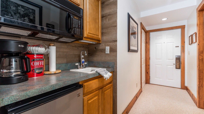 5129 Longhollow, GALENA, Illinois 61036, 1 Bedroom Bedrooms, ,1 BathroomBathrooms,Condominium,For Sale,Longhollow,202506553