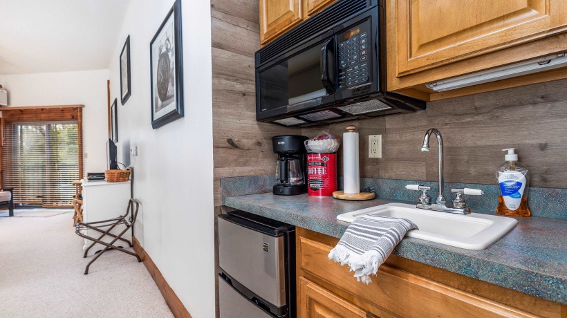 5129 Longhollow, GALENA, Illinois 61036, 1 Bedroom Bedrooms, ,1 BathroomBathrooms,Condominium,For Sale,Longhollow,202506553