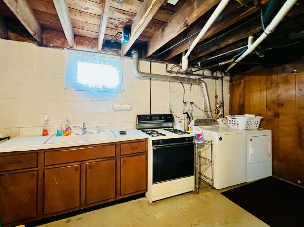 137 Stewart, FREEPORT, Illinois 61032, 3 Bedrooms Bedrooms, ,1 BathroomBathrooms,House,For Sale,Stewart,202600251