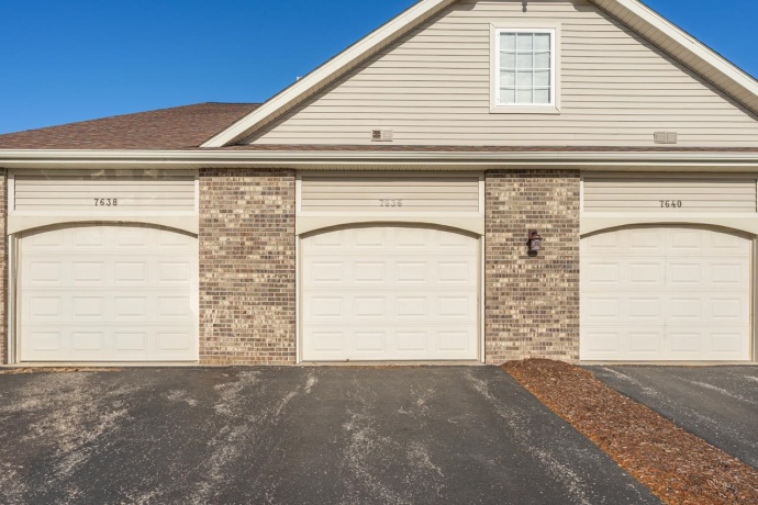 7636 Creek Bend, ROCKFORD, Illinois 61114, 2 Bedrooms Bedrooms, ,2 BathroomsBathrooms,House,For Sale,Creek Bend,202600253