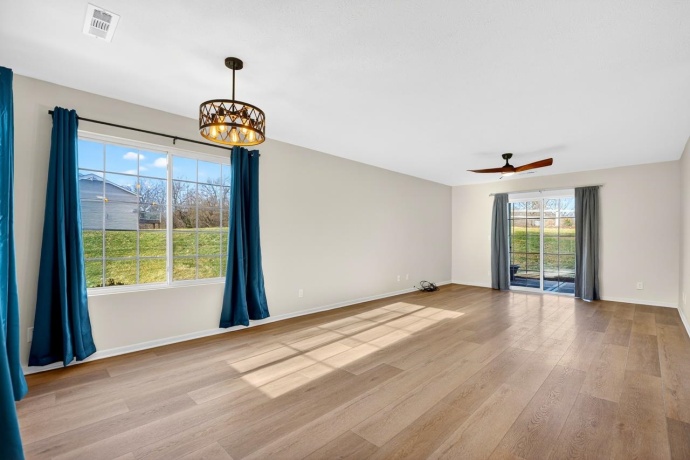 7636 Creek Bend, ROCKFORD, Illinois 61114, 2 Bedrooms Bedrooms, ,2 BathroomsBathrooms,House,For Sale,Creek Bend,202600253