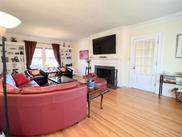 2037 Clinton, ROCKFORD, Illinois 61103, 3 Bedrooms Bedrooms, ,1 BathroomBathrooms,House,For Sale,Clinton,202600255