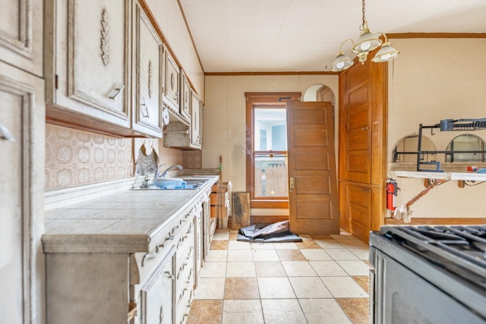 425 Hinkley, ROCKFORD, Illinois 61101, 4 Bedrooms Bedrooms, ,2 BathroomsBathrooms,House,For Sale,Hinkley,202600257