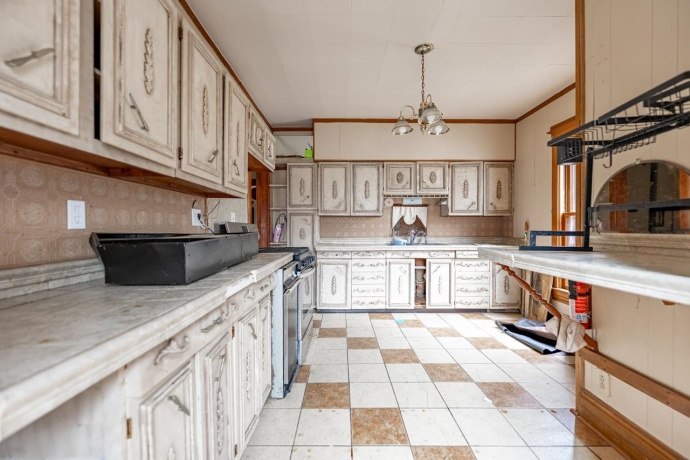 425 Hinkley, ROCKFORD, Illinois 61101, 4 Bedrooms Bedrooms, ,2 BathroomsBathrooms,House,For Sale,Hinkley,202600257