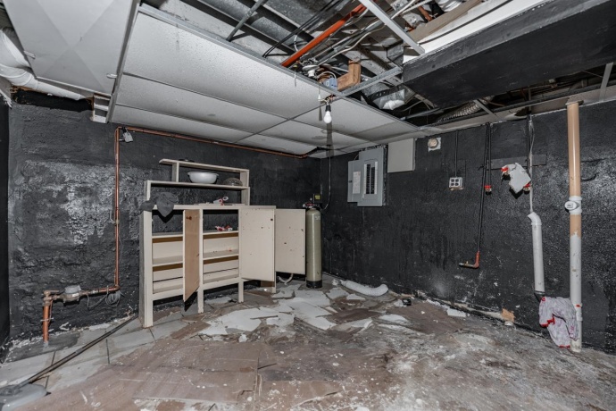 425 Hinkley, ROCKFORD, Illinois 61101, 4 Bedrooms Bedrooms, ,2 BathroomsBathrooms,House,For Sale,Hinkley,202600257