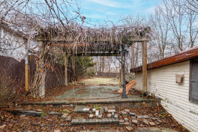 425 Hinkley, ROCKFORD, Illinois 61101, 4 Bedrooms Bedrooms, ,2 BathroomsBathrooms,House,For Sale,Hinkley,202600257