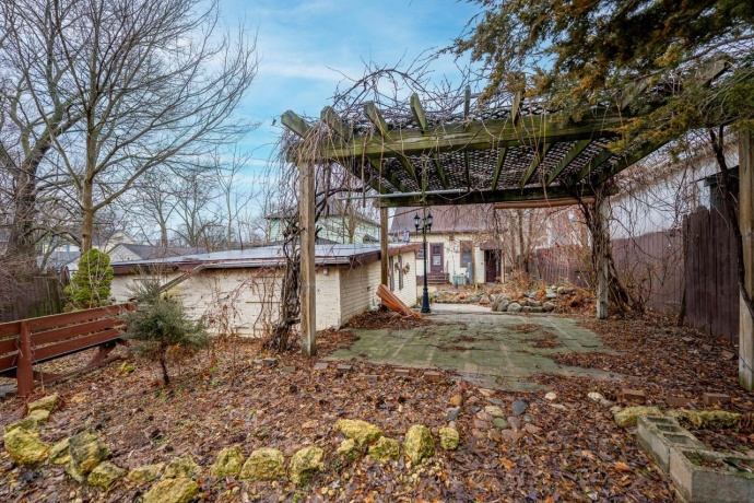 425 Hinkley, ROCKFORD, Illinois 61101, 4 Bedrooms Bedrooms, ,2 BathroomsBathrooms,House,For Sale,Hinkley,202600257