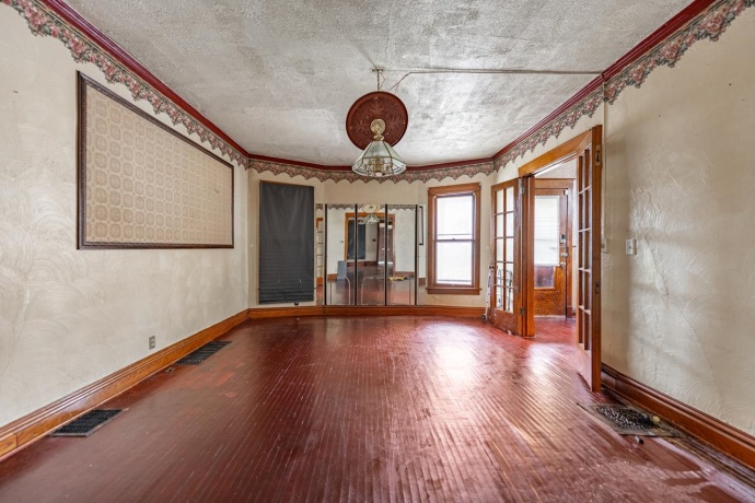 425 Hinkley, ROCKFORD, Illinois 61101, 4 Bedrooms Bedrooms, ,2 BathroomsBathrooms,House,For Sale,Hinkley,202600257