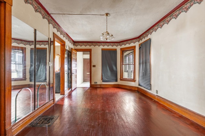 425 Hinkley, ROCKFORD, Illinois 61101, 4 Bedrooms Bedrooms, ,2 BathroomsBathrooms,House,For Sale,Hinkley,202600257