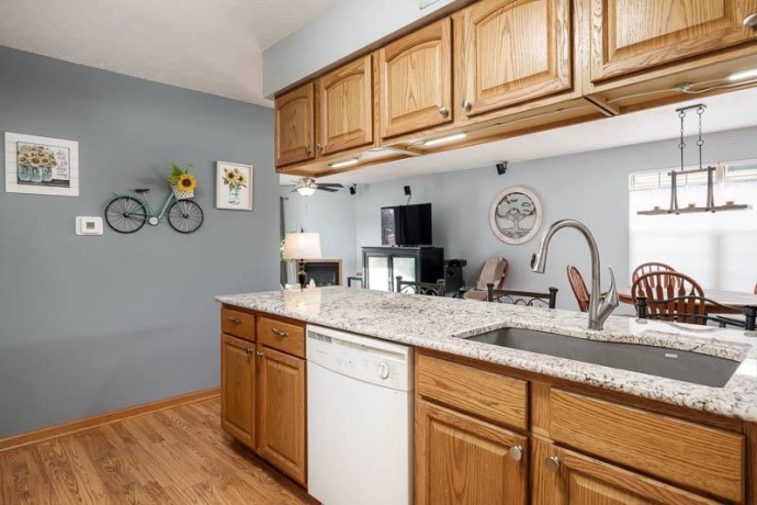 5683 Oak Village, ROSCOE, Illinois 61073, 2 Bedrooms Bedrooms, ,2 BathroomsBathrooms,Condominium,For Sale,Oak Village,202600261