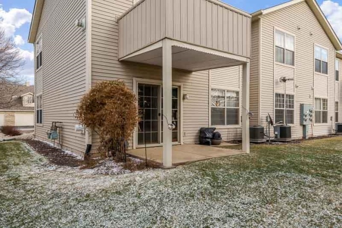 5683 Oak Village, ROSCOE, Illinois 61073, 2 Bedrooms Bedrooms, ,2 BathroomsBathrooms,Condominium,For Sale,Oak Village,202600261
