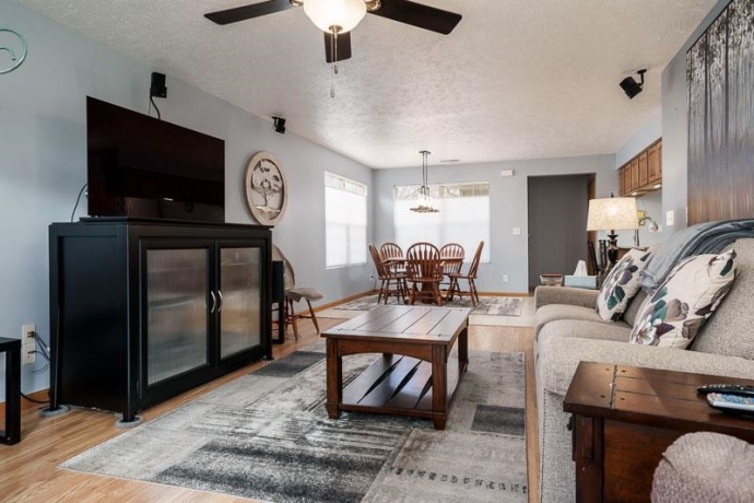 5683 Oak Village, ROSCOE, Illinois 61073, 2 Bedrooms Bedrooms, ,2 BathroomsBathrooms,Condominium,For Sale,Oak Village,202600261